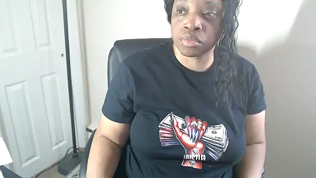 Snapshot of Sexymona1218 chatting on 03.17.26 Sexymona1218 online show from 03.17.26