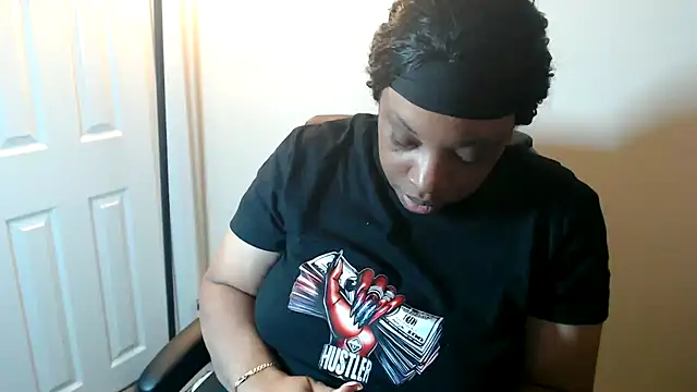 Snapshot of Sexymona1218 chatting on 03.20.26 Sexymona1218 online show from 03.20.26