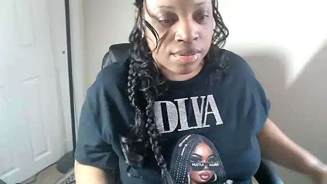 Snapshot of Sexymona1218 chatting on 03.27.26 Sexymona1218 online show from 03.27.26