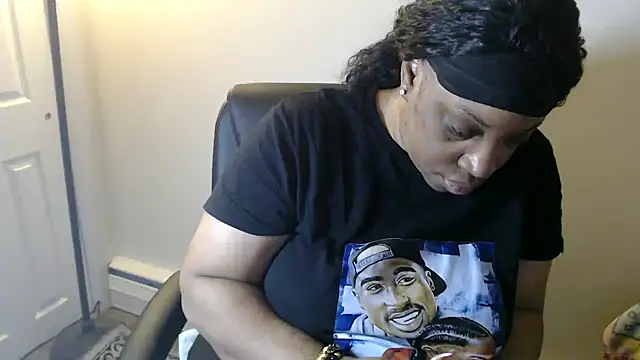 Snapshot of Sexymona1218 chatting on 04.01.26 Sexymona1218 online show from 04.01.26