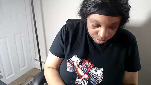 Sexymona1218 online show from 05.22.26
