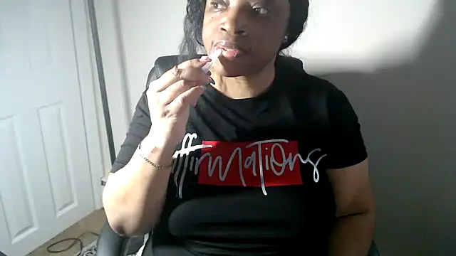 Sexymona1218 online show from 05.28.26