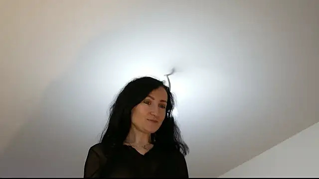 lara heaven online show from 10.23.25