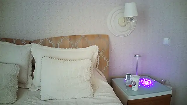 Luna Hoty online show from 03.07.25