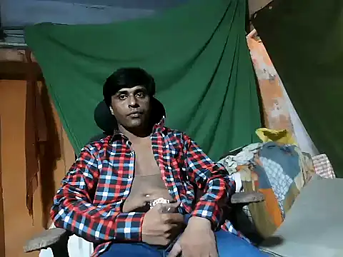 Snapshot of desiboy1101 chatting on 05.24.26 desiboy1101 online show from 05.24.26