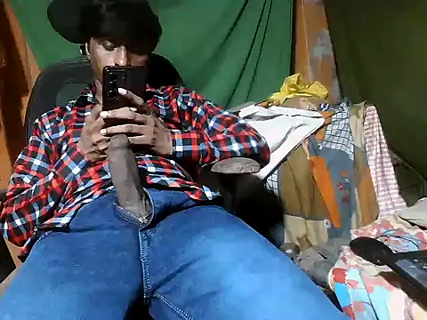 Snapshot of desiboy1101 chatting on 06.03.26 desiboy1101 online show from 06.03.26