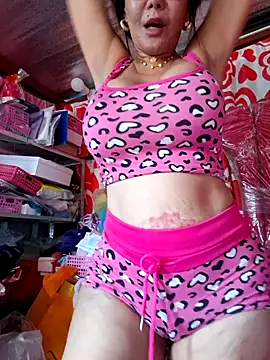 Snapshot of sweetieme chatting on 02.14.26 sweetieme online show from 02.14.26