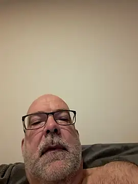 Snapshot of AnnakondaHF chatting on 01.14.26 AnnakondaHF online show from 01.14.26