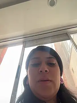 Snapshot of emilyjohanson chatting on 04.21.26 emilyjohanson online show from 04.21.26