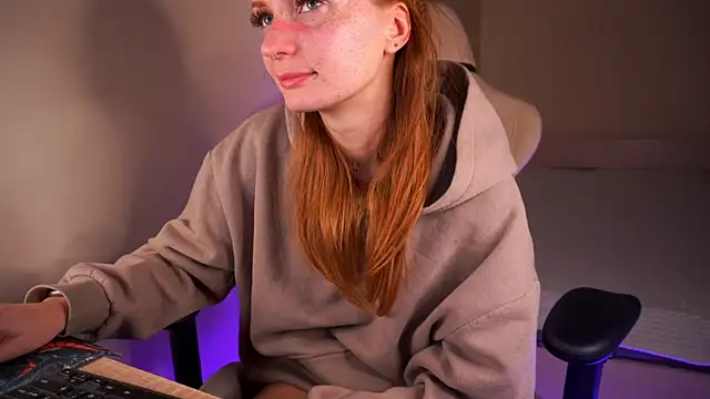 Snapshot of Liuba_Fox chatting on 02.05.25 Liuba Fox online show from 02.05.25