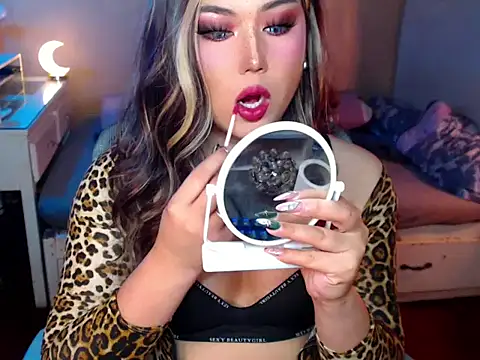 HOTnWILDalice online show from 10.24.25