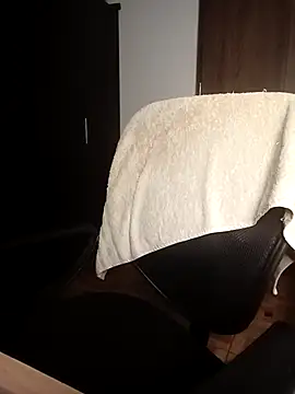 Snapshot of ZAHI_WILLX chatting on 10.18.25 ZAHI WILLX online show from 10.18.25