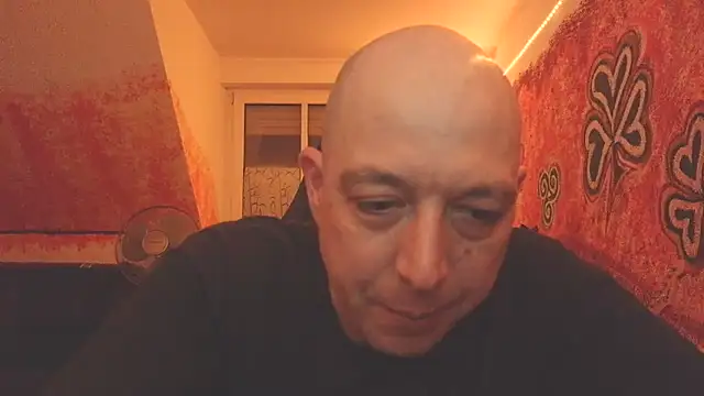 Snapshot of sextoy911 chatting on 12.18.25 sextoy911 online show from 12.18.25