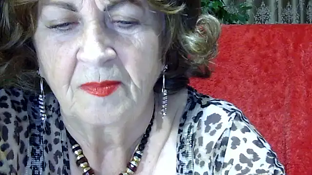 Emma52610 online show from 11.30.25