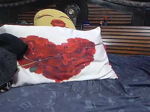 Snapshot of prettyindiandoll chatting on 11.17.25 prettyindiandoll online show from 11.17.25