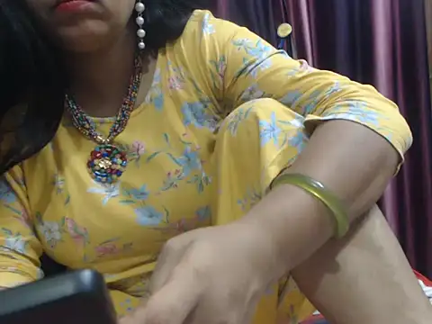 Snapshot of prettyindiandoll chatting on 08.04.26 prettyindiandoll online show from 08.04.26