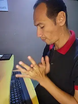 Snapshot of flaco317 chatting on 09.11.25 flaco317 online show from 09.11.25