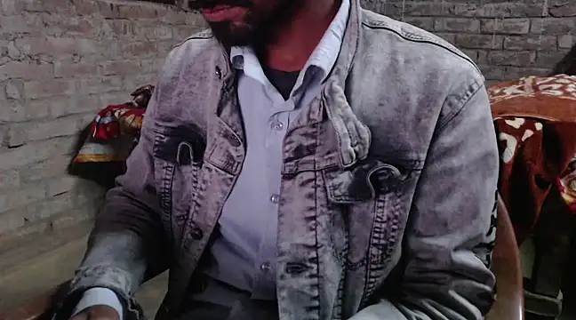 Snapshot of ThethunderPo chatting on 12.09.24 ThethunderPo online show from 12.09.24