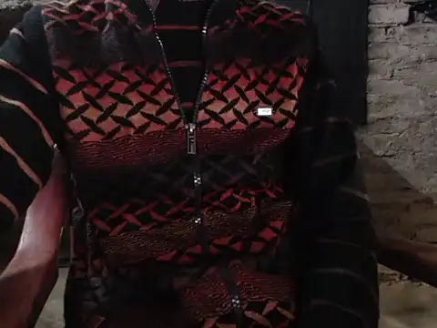 Snapshot of ThethunderPo chatting on 12.19.24 ThethunderPo online show from 12.19.24