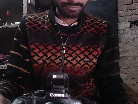 Snapshot of ThethunderPo chatting on 12.31.24 ThethunderPo online show from 12.31.24