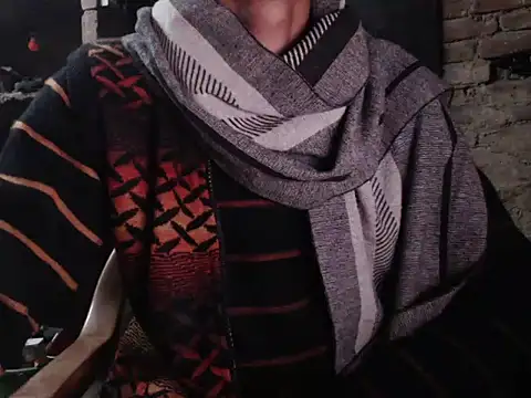 Snapshot of ThethunderPo chatting on 01.06.25 ThethunderPo online show from 01.06.25