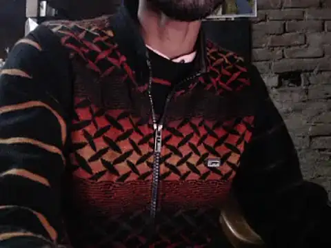 Snapshot of ThethunderPo chatting on 01.12.25 ThethunderPo online show from 01.12.25
