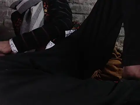 Snapshot of ThethunderPo chatting on 01.28.25 ThethunderPo online show from 01.28.25