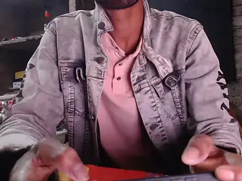 Snapshot of ThethunderPo chatting on 02.18.25 ThethunderPo online show from 02.18.25