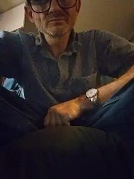 Snapshot of ROBERT0516 chatting on 11.13.25 ROBERT0516 online show from 11.13.25