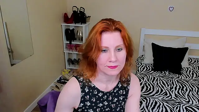 Snapshot of FoxySophia chatting on 05.05.26 FoxySophia online show from 05.05.26