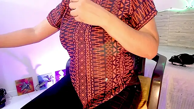 Snapshot of lilahSweet chatting on 03.11.25 lilahSweet online show from 03.11.25
