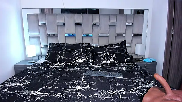 Cammiila online show from 03.04.25