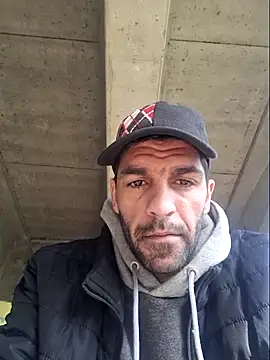 Snapshot of abonado22cm chatting on 12.17.25 abonado22cm online show from 12.17.25