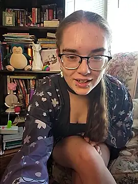 Izzy Hellbourne online show from 05.28.26