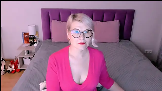 sabrinamacmarren online show from 12.03.25