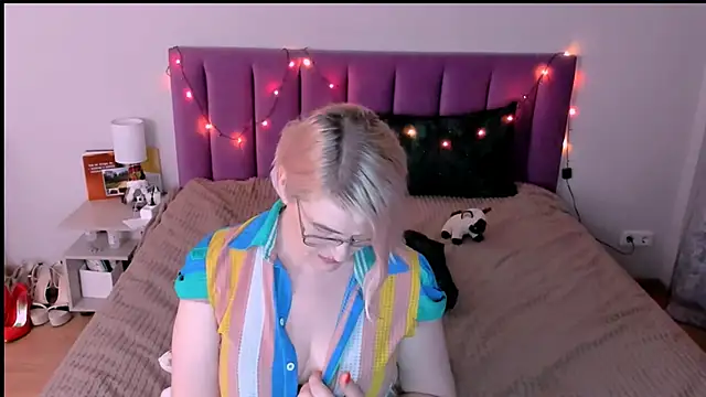 sabrinamacmarren online show from 12.13.25