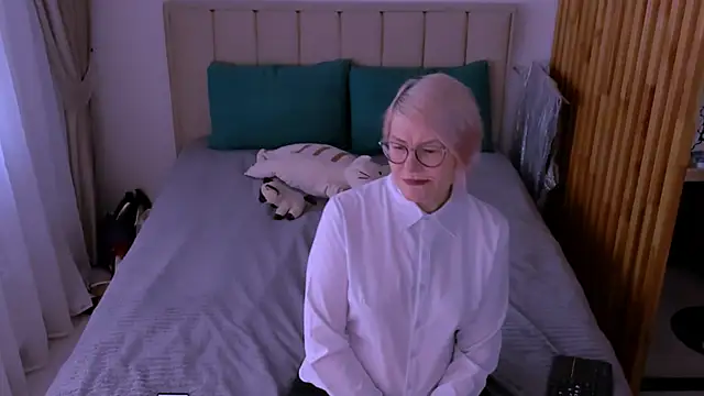 sabrinamacmarren online show from 03.11.26