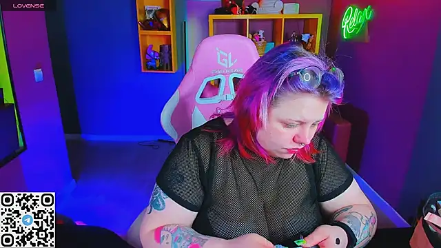 Yoki Shizuko online show from 03.14.25