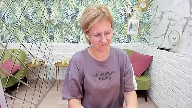 Paris Cherry online show from 11.06.25