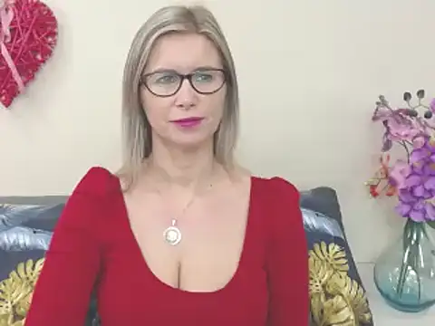 Snapshot of DoreenSexy chatting on 12.17.24 DoreenSexy online show from 12.17.24