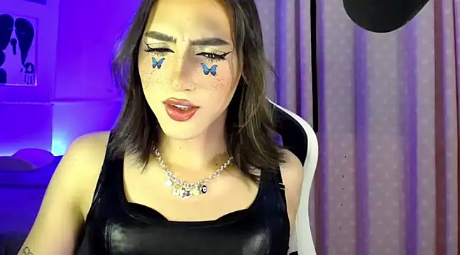 Snapshot of charlottesexxx chatting on 01.28.25 charlottesexxx online show from 01.28.25