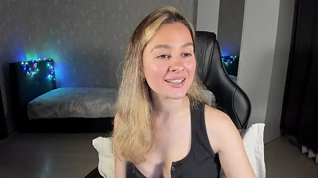 Snapshot of EllaFresh chatting on 05.31.26 EllaFresh online show from 05.31.26