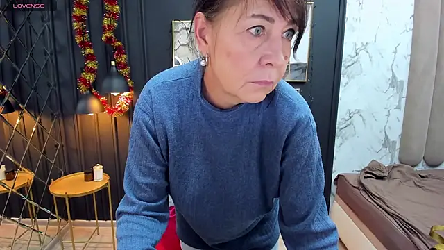 Snapshot of LindaPassionate chatting on 12.30.24 LindaPassionate online show from 12.30.24