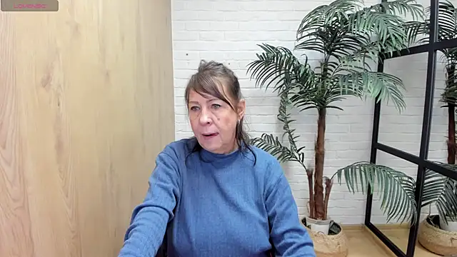 Snapshot of LindaPassionate chatting on 03.15.25 LindaPassionate online show from 03.15.25