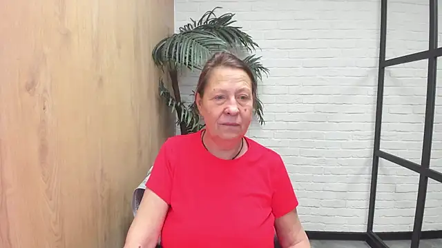 Snapshot of LindaPassionate chatting on 04.26.26 LindaPassionate online show from 04.26.26