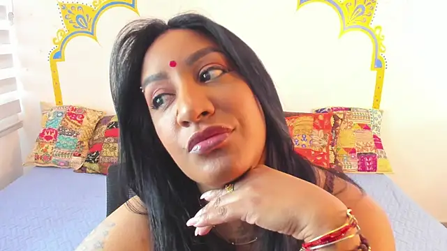 LadyNahir online show from 10.25.25