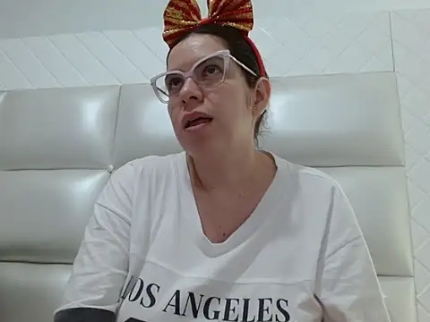 ashlymoon online show from 12.02.25