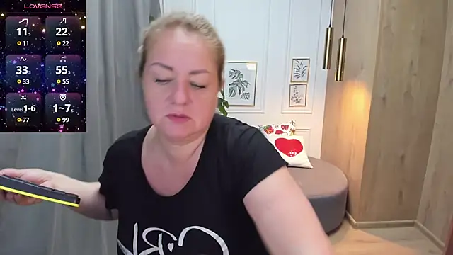 Snapshot of JenniferLight chatting on 03.01.25 JenniferLight online show from 03.01.25