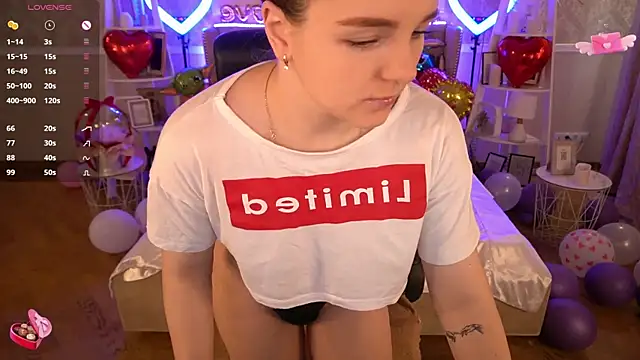 FoxyShy online show from 02.19.25