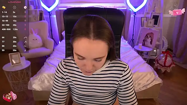 FoxyShy online show from 03.13.25